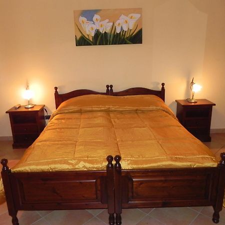 Agriturismo Tenute Pollara Roccamena Δωμάτιο φωτογραφία
