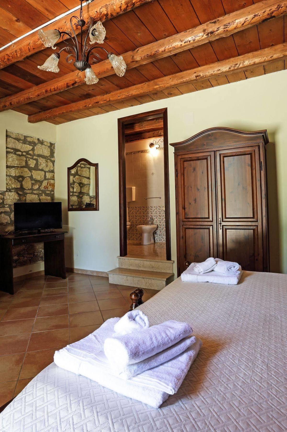 Agriturismo Tenute Pollara Roccamena Εξωτερικό φωτογραφία